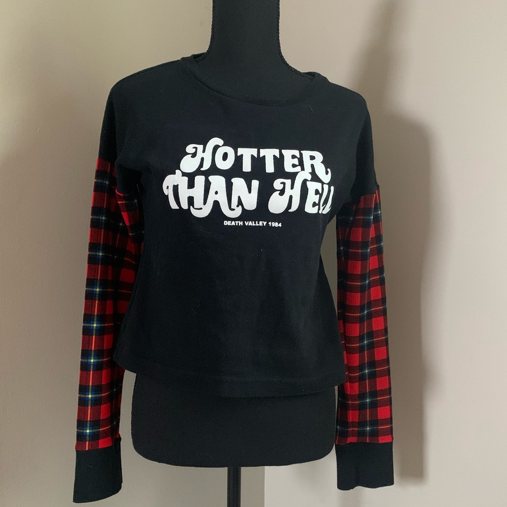 Juniors Sweatshirt in color Black!